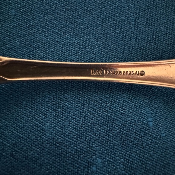 GORGEOUS! CHARTER OAK Roger Bros Meat or Serving Fork 1906 Silverplate - Picture 12 of 12